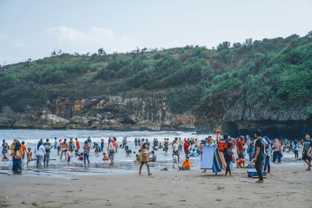 "Perjalanan umroh murah dari Jogja, destinasi wisata agama yang menarik."