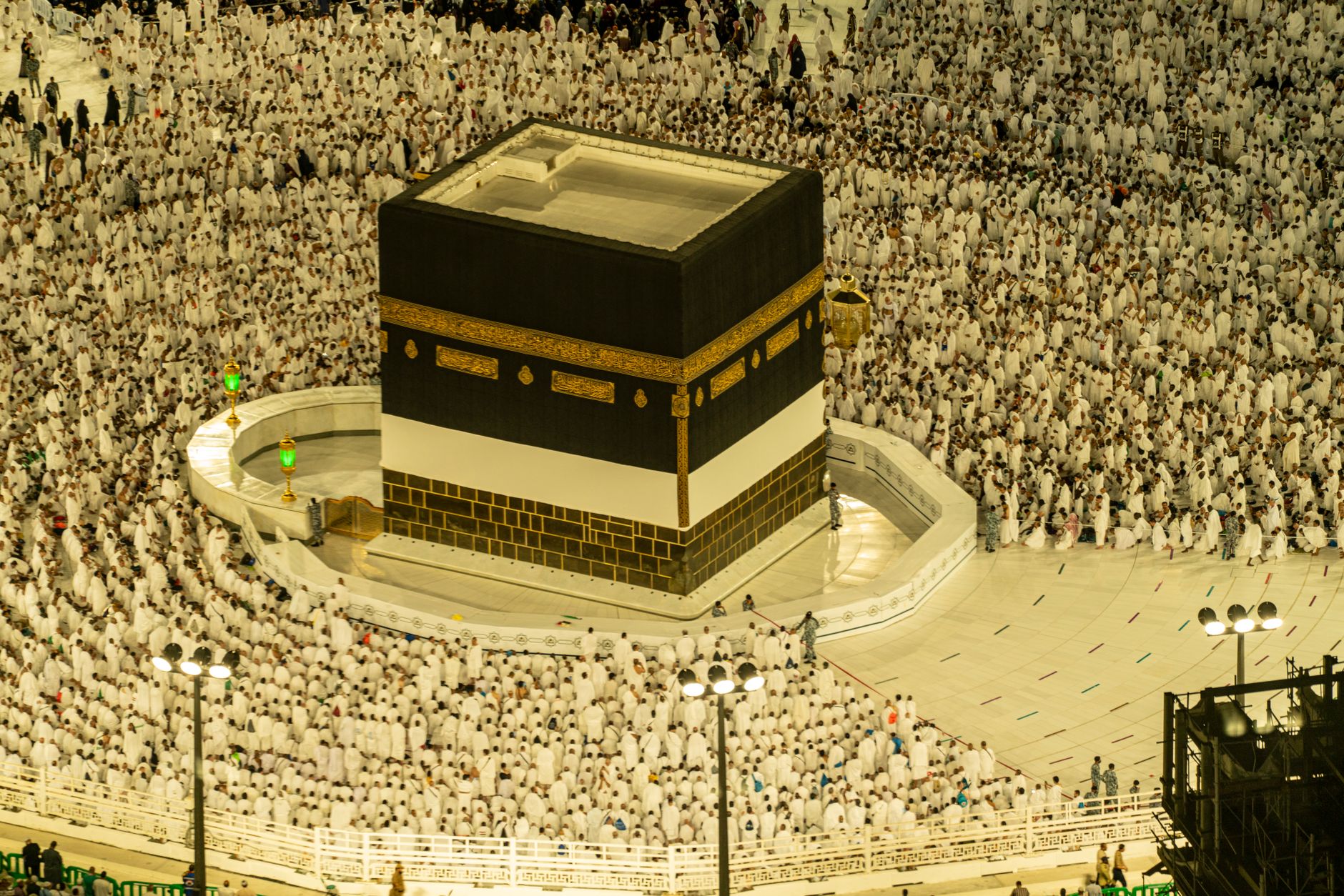 perbedaan umroh reguler dan vip